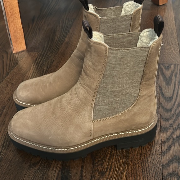Sam Edelman Laguna Chelsea Boot - Picture 3 of 5